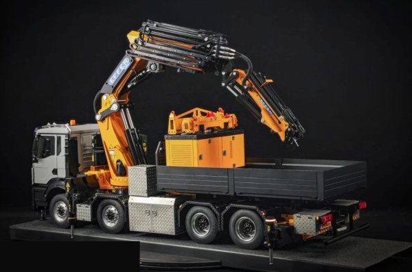 MAN TGS 3 8x4 mit Effer 1855 Kran RTR 1:14